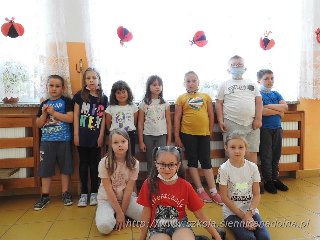 Szkoła Podstawowa W Siennicy Nadolnej Szkoła Podstawowa w Siennicy Nadolnej - Święto Patrona - pamiętamy o ks