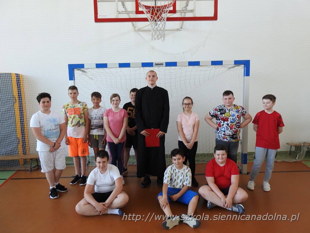 Szkoła Podstawowa W Siennicy Nadolnej Szkoła Podstawowa w Siennicy Nadolnej - Święto Patrona - pamiętamy o ks